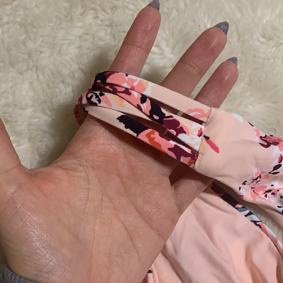 Floral criss cross bikini - Picture 5 of 6